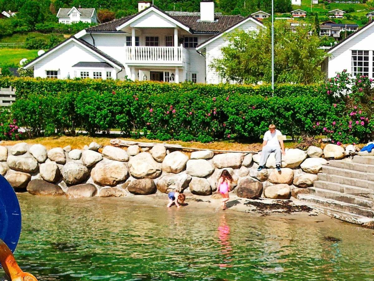Two-Bedroom Holiday Home In Leikanger ไลคังเกอร์ ภายนอก รูปภาพ