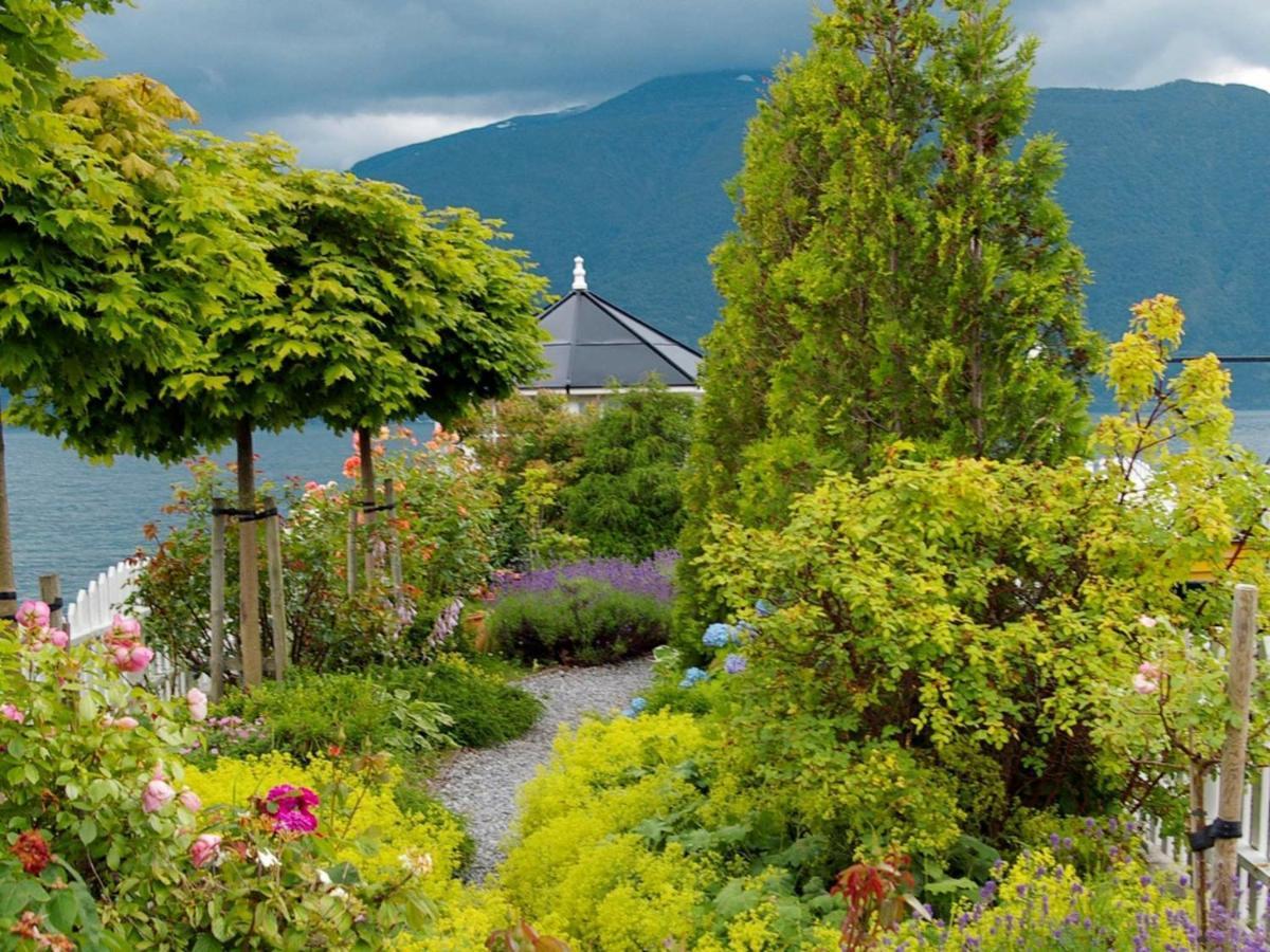 Two-Bedroom Holiday Home In Leikanger ไลคังเกอร์ ภายนอก รูปภาพ